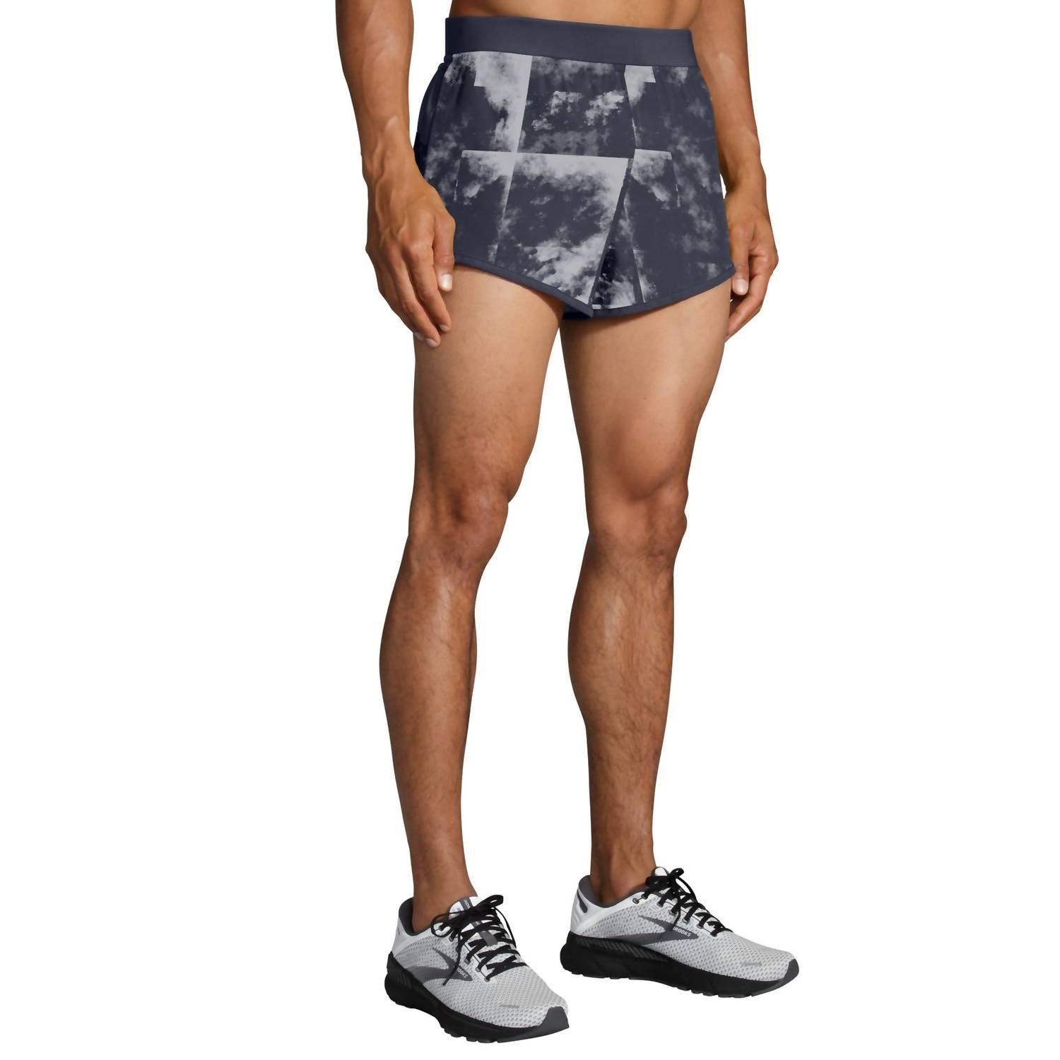 

Мужские шорты Sherpa 3" Split с принтом Concrete Cloud Dye BROOKS, цвет concrete cloud dye print