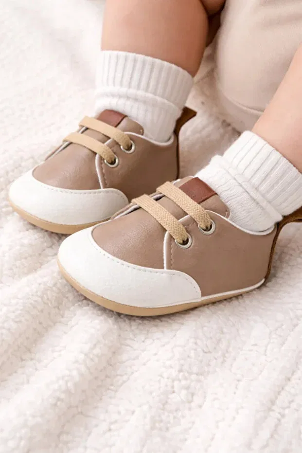 Детские ботиночки для девочек кожаные с ортопедической стелькой Classic slip-on Pufien, Beige