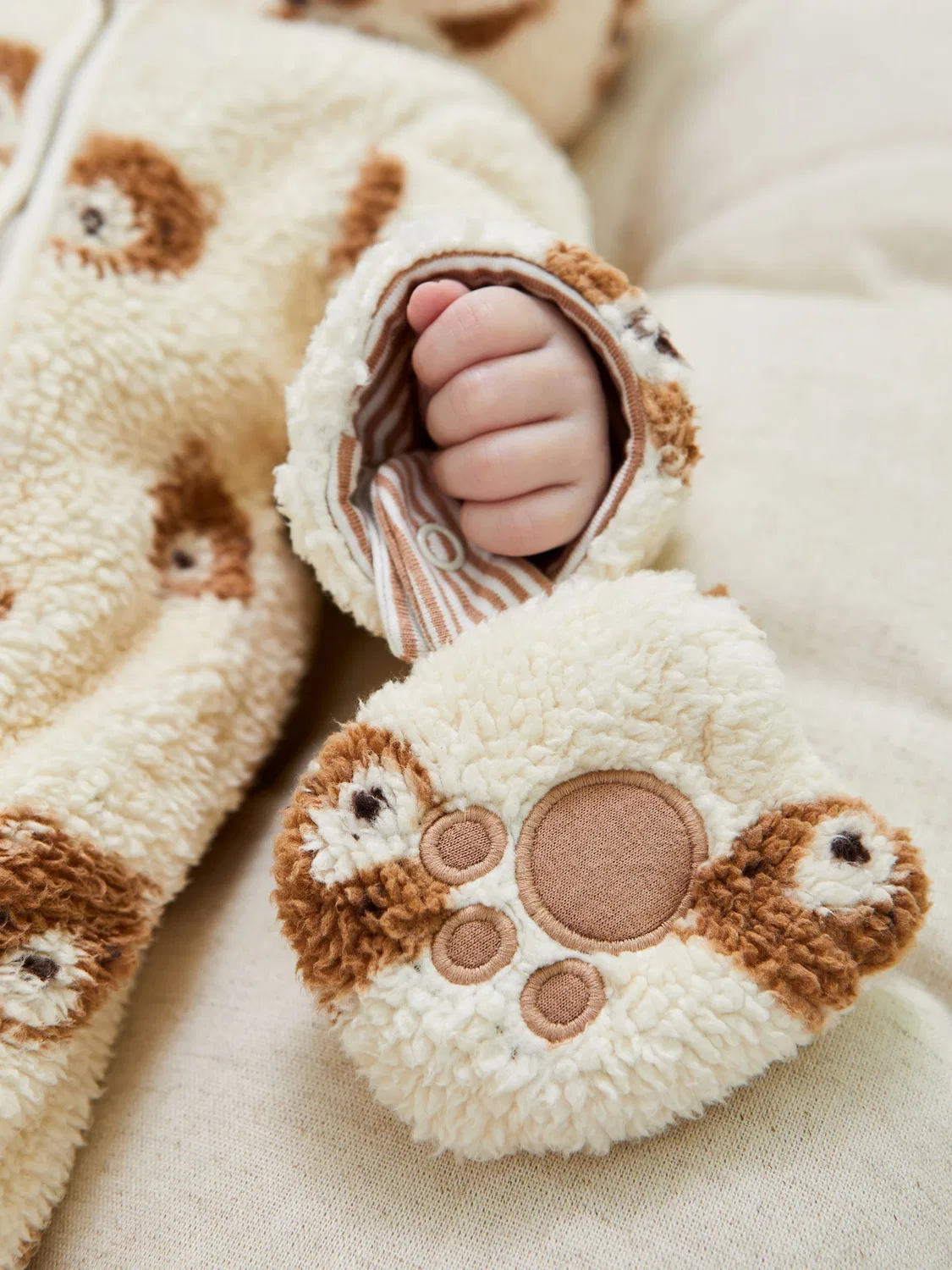 Комбинезон-конверт с медвежьими ушками JoJo Maman Bébé, кремовый — фото 3