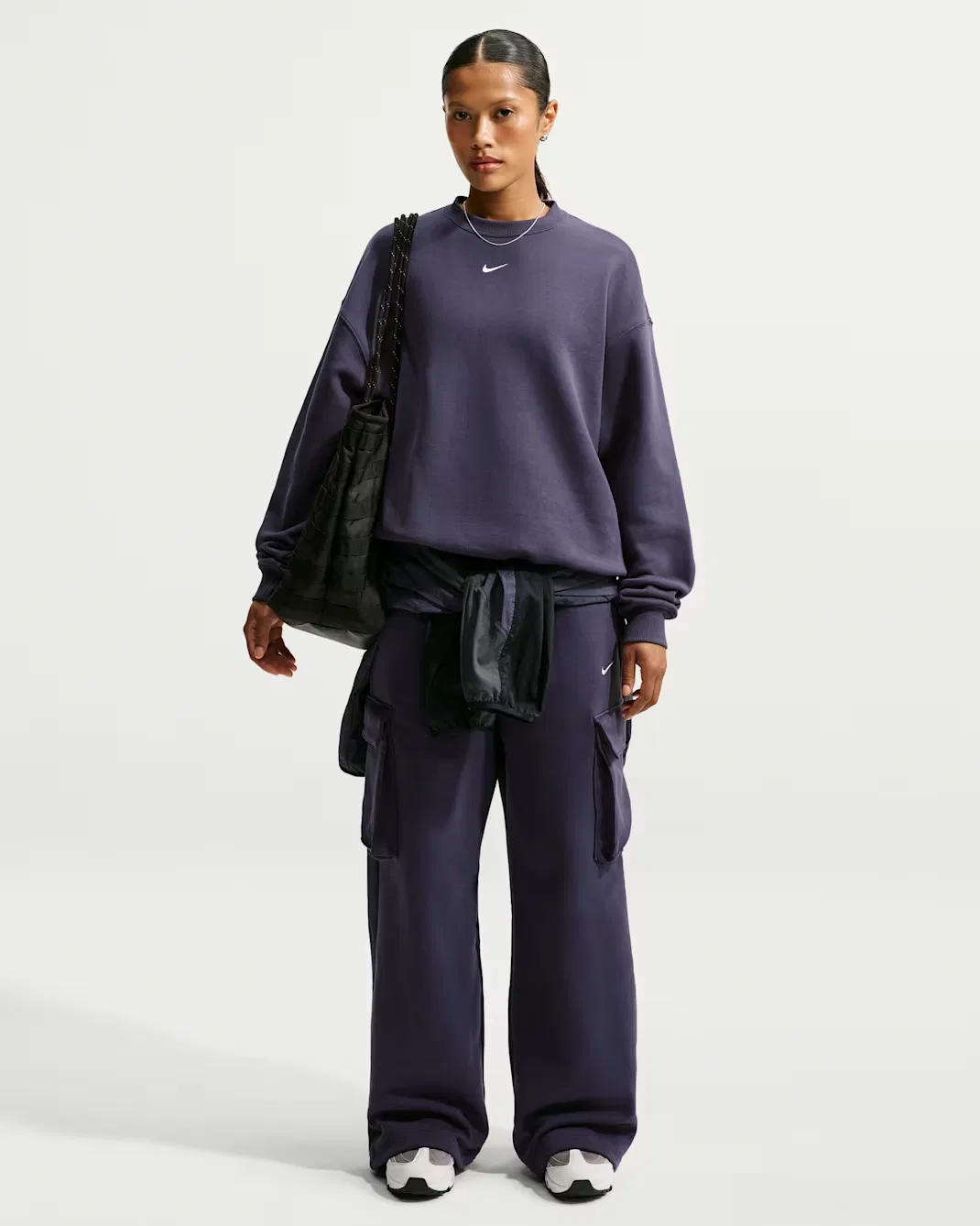 Женская толстовка оверсайз с круглым вырезом Nike Studio Fleece Medium Weight, Gridiron/Sail — фото 4