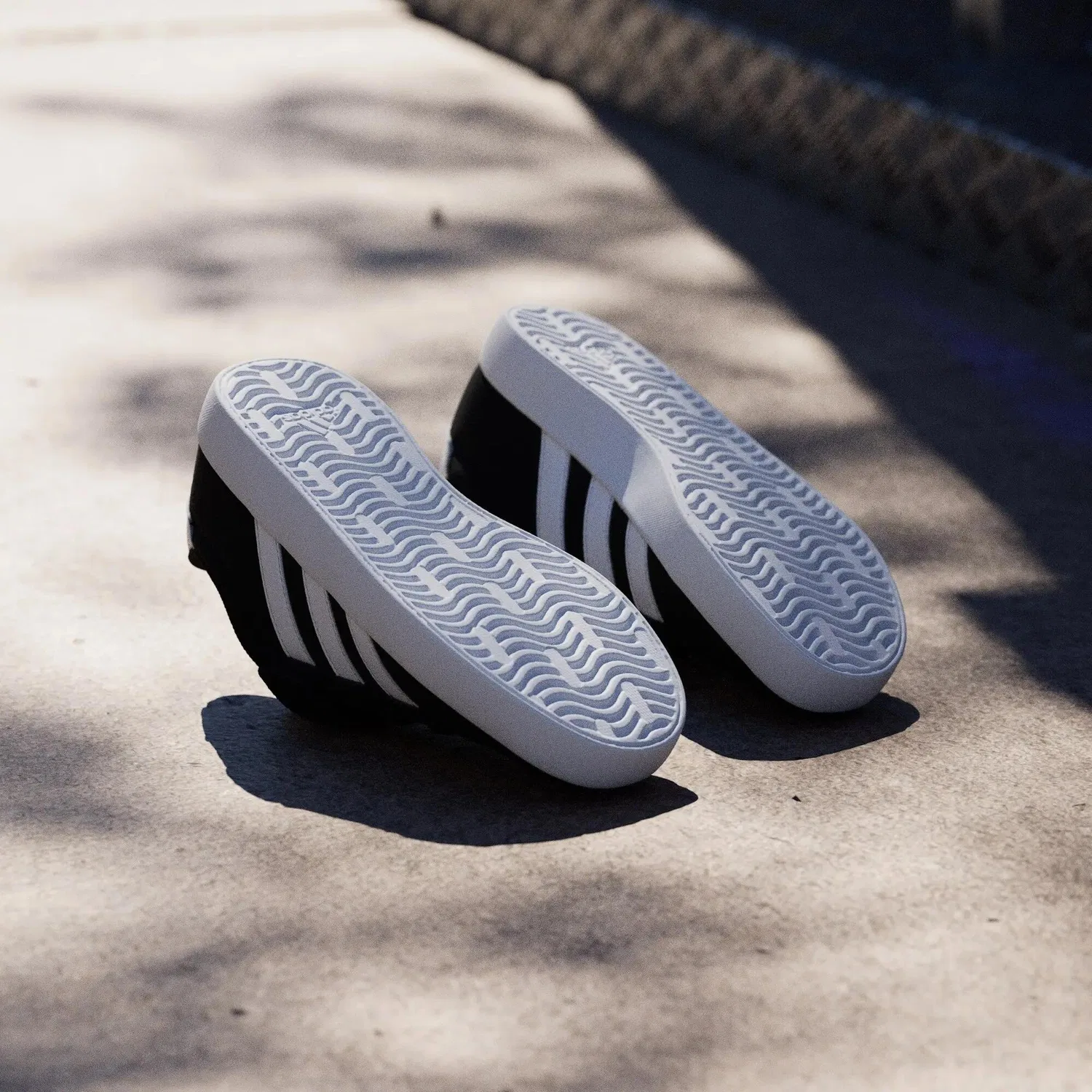 Детские кроссовки с липучками VL Court 3.0 Adidas, Schwarz Weiss — фото 3