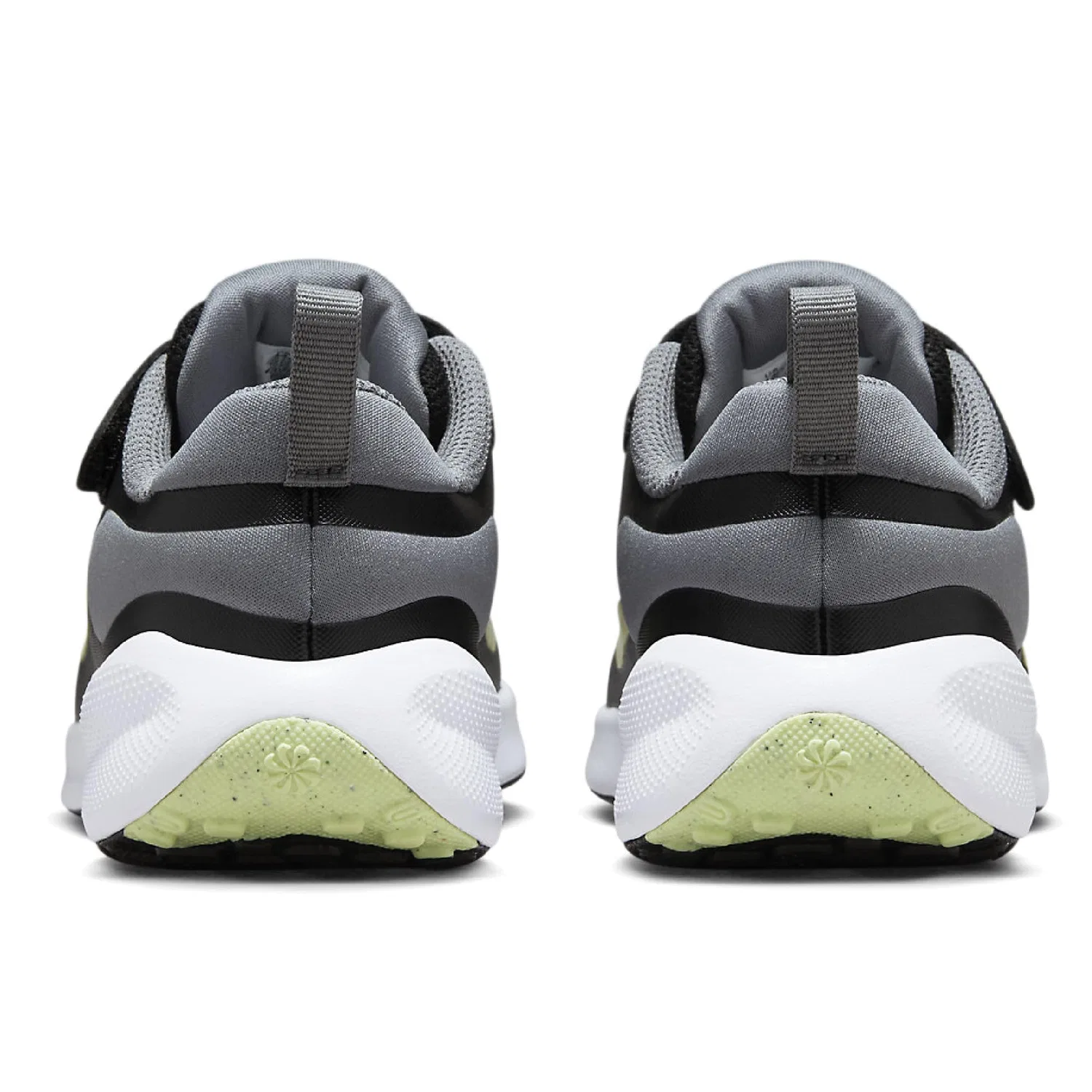 Детские кроссовки для мальчиков с шнуровкой NIKE Revolution 7 NIKE, Black Barely Volt Smoke Grey W — фото 4