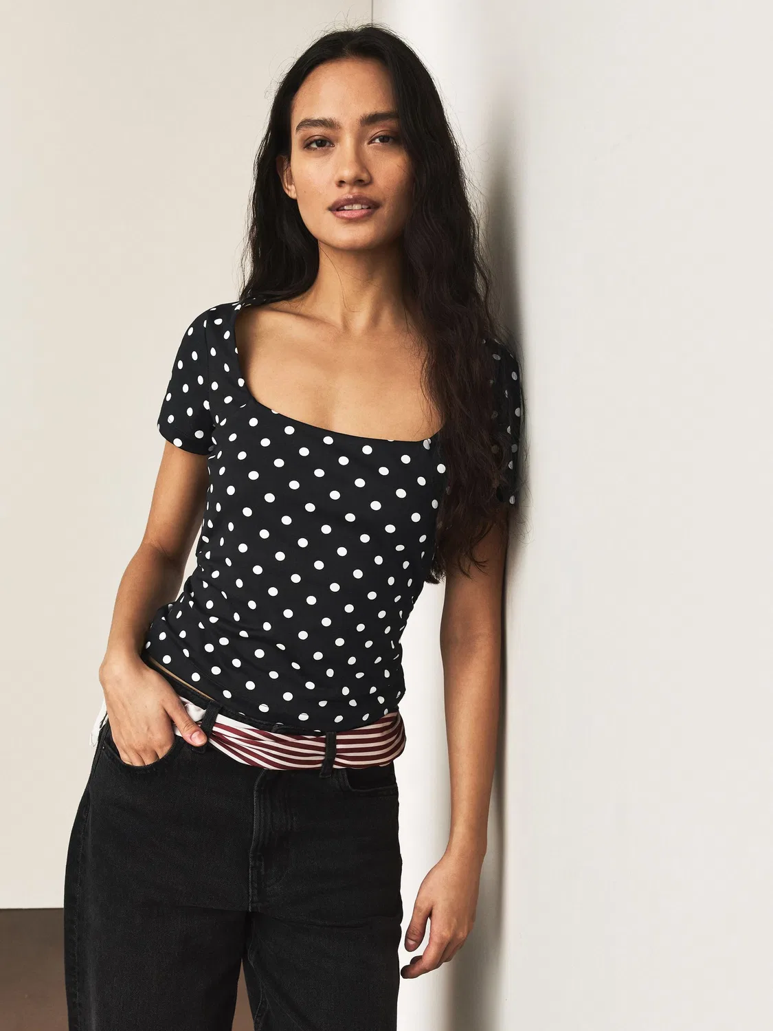 Топ с квадратным вырезом Polka Dot Square Neck Short Sleeve Top Next, черный/экрю в горошек — фото 3