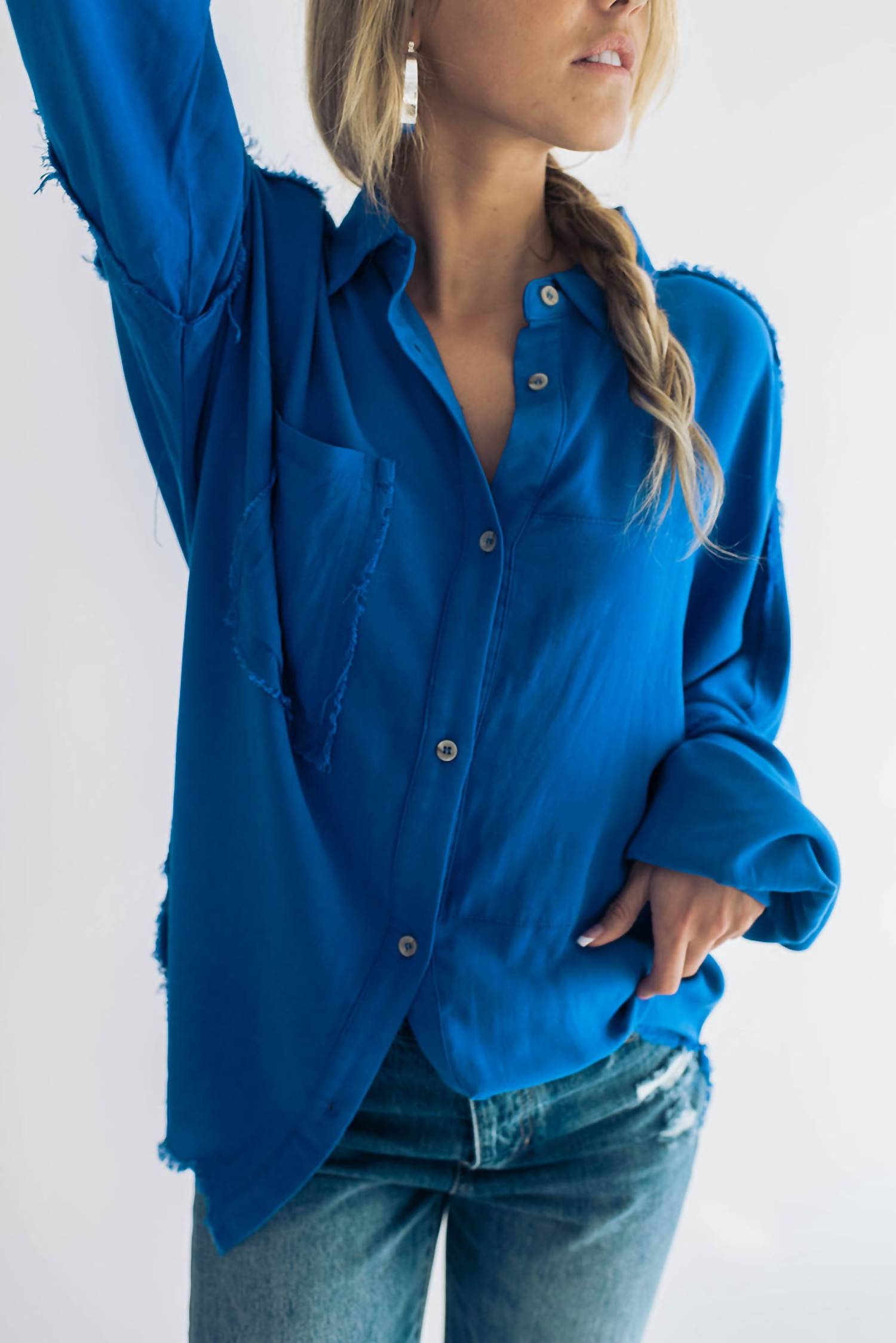 

Рубашка Braelynn Button Up цвета кобальтово-синий falcon park