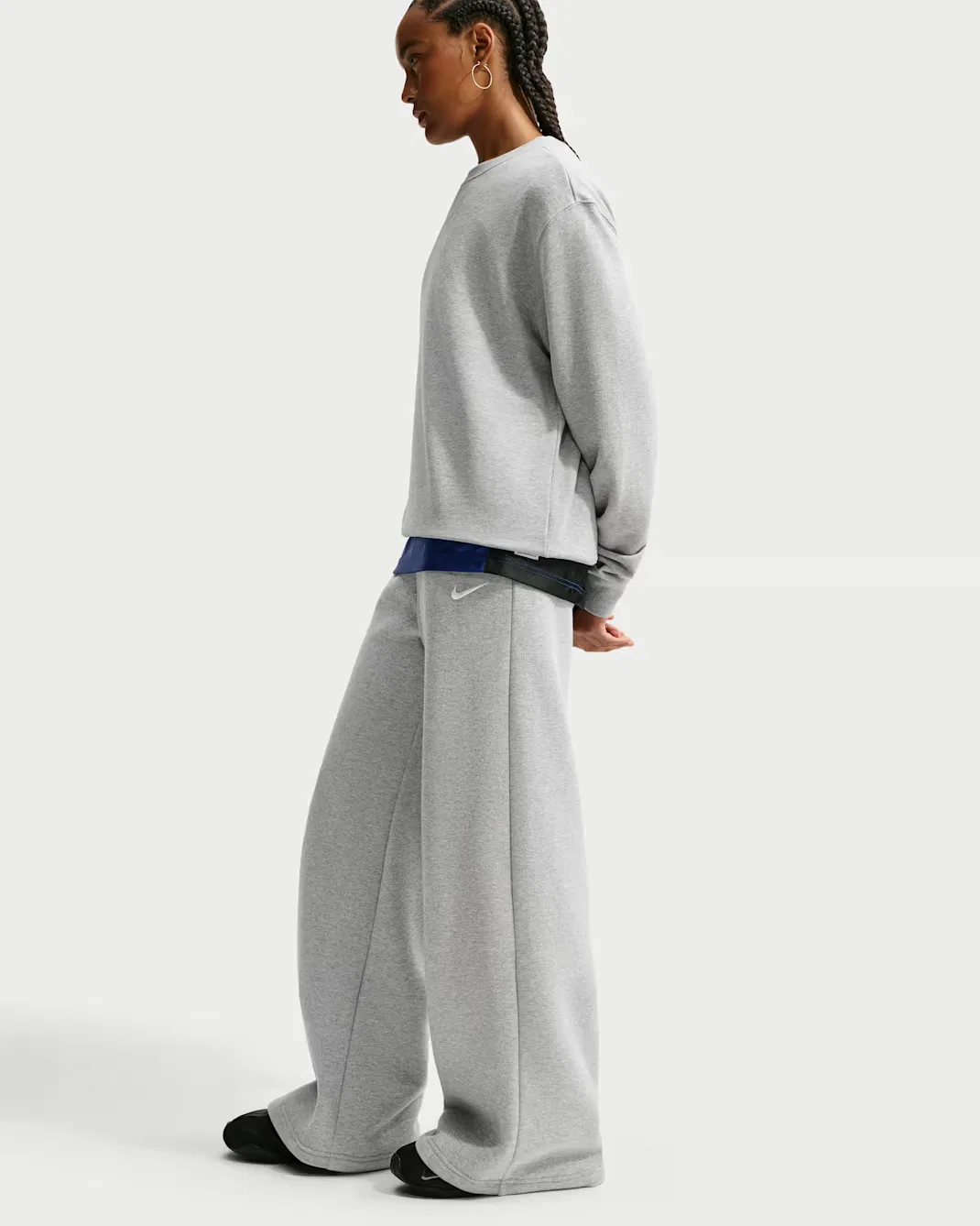 Женские брюки средней посадки с широкими штанинами Nike Studio Fleece Medium Weight, Dark Grey Heather/Sail — фото 4