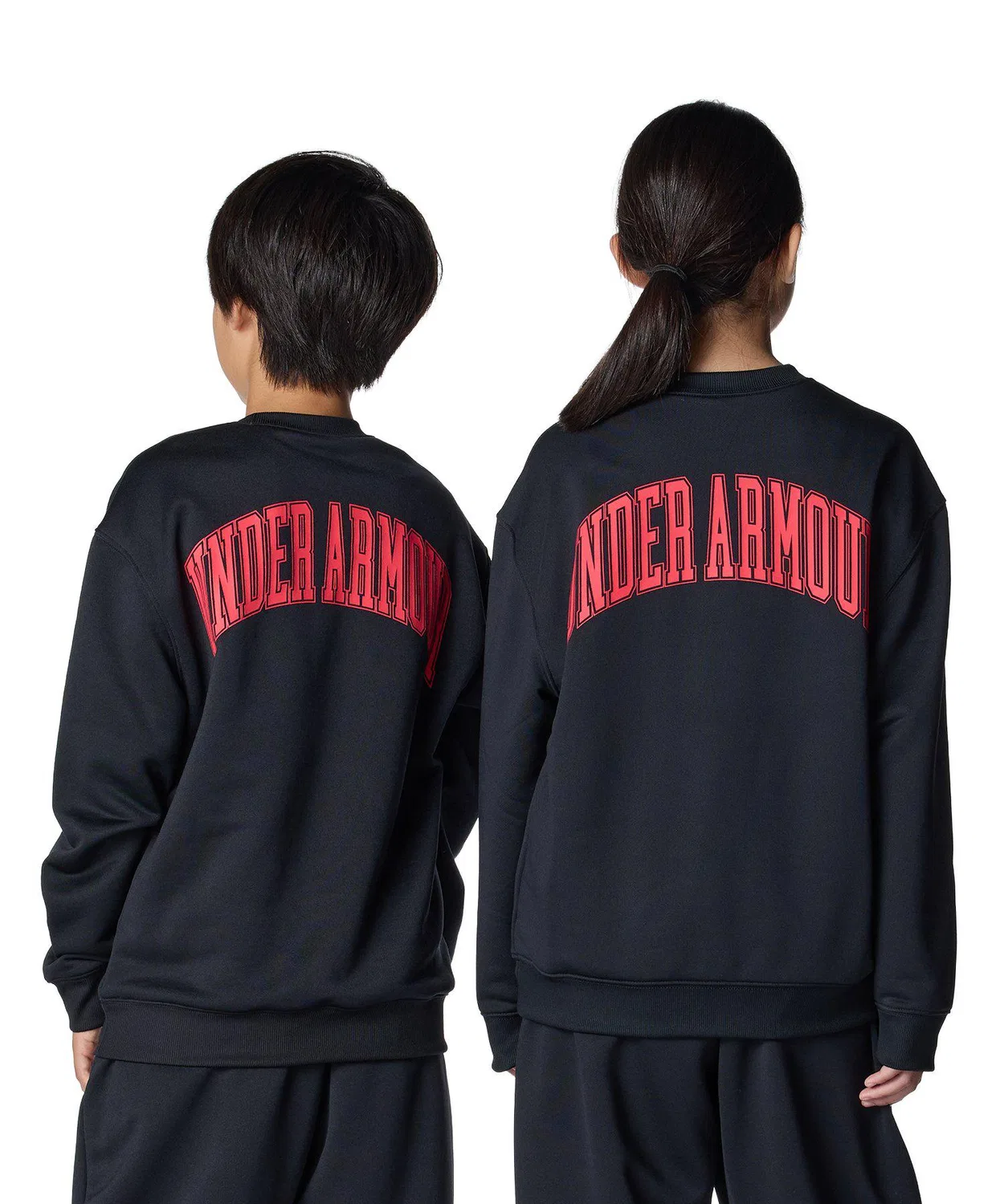 Детская футболка с длинным рукавомOversized College Crest Logo Crew UNDER ARMOUR, Black — фото 2