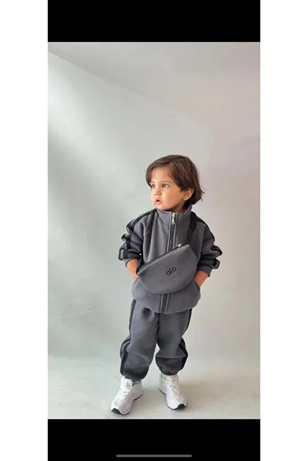 Детский спортивный костюм для мальчиков и девочек с вышивкой Alo Embroidered Inside-Embossed Tracksuit Awix, I'm So Mad — фото 2