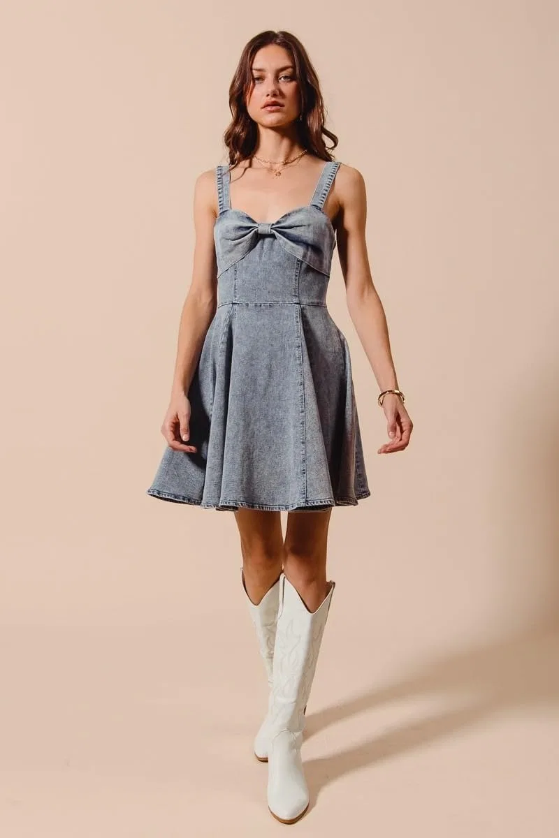Женское джинсовое платье с бантом Mineral Washed Bow Ribbon Denim Flare, Denim — фото 2