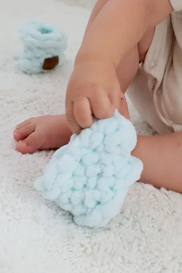 Детские пинетки для девочек вязаные плюшевые Alize Puffy Bugula, Pink — фото 4