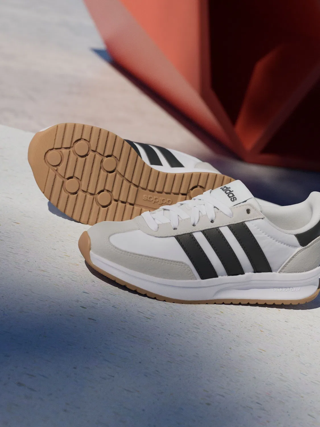 Кроссовки беговые Run 70s 2.0 adidas, белый/черный/серый — фото 3
