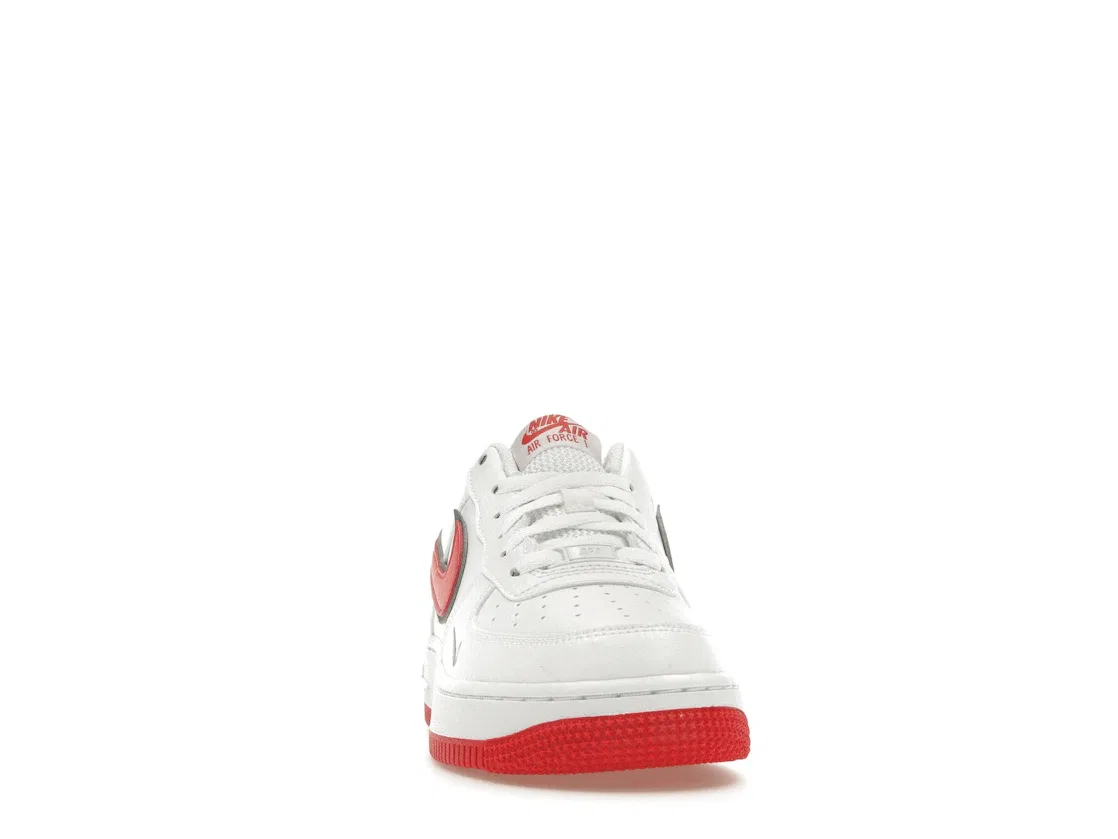 Детские кроссовки Lifestyle Nike Air Force 1, White/Smoke Grey/Light Smoke Grey/Habanero Red — фото 2