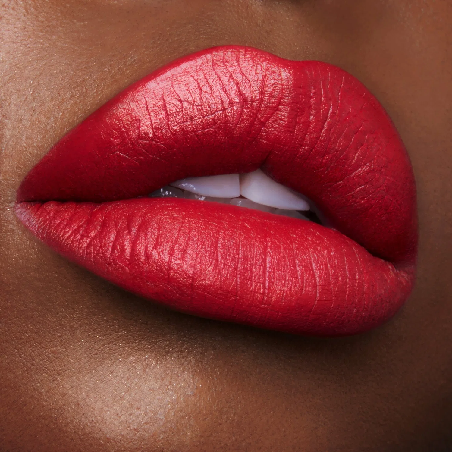 Помада матовая Charlotte Tilbury Matte Revolution, Pizzazz — фото 2