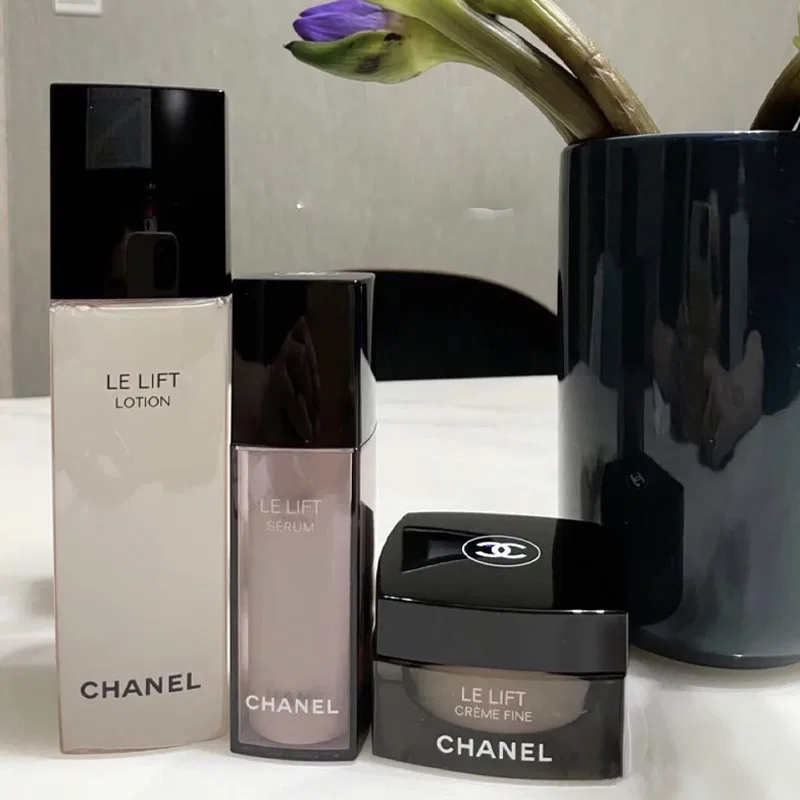 Женский набор для ухода за кожей с тонизирующей эссенцией и кремом, CHANEL, Black — фото 3