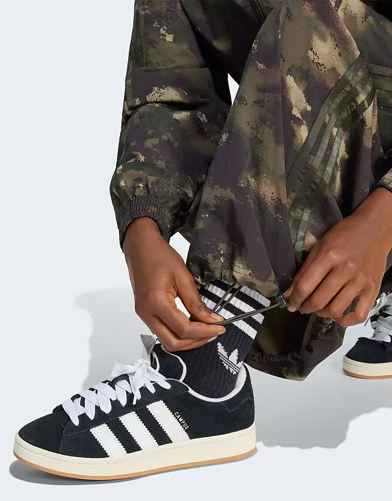 Спортивные брюки Adidas Originals Camouflage Adilenium в цвете Night Cargo/Aurora Coffee — фото 2