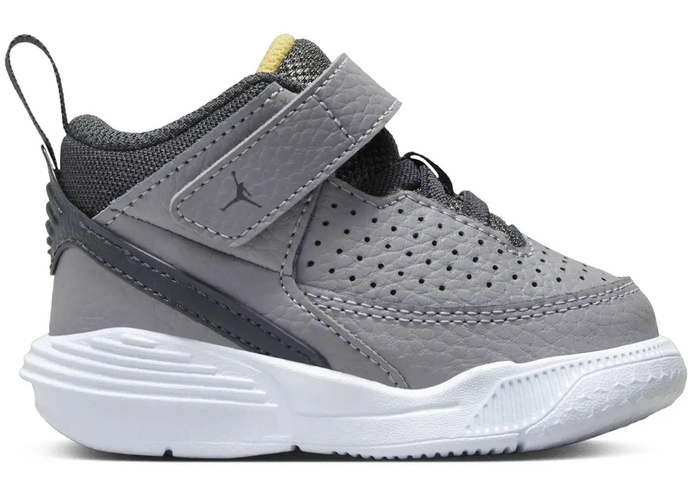 Детские кроссовки Lifestyle Jordan Max Aura 5 Jordan, Cement Grey/Topaz Gold/White/Anthracite