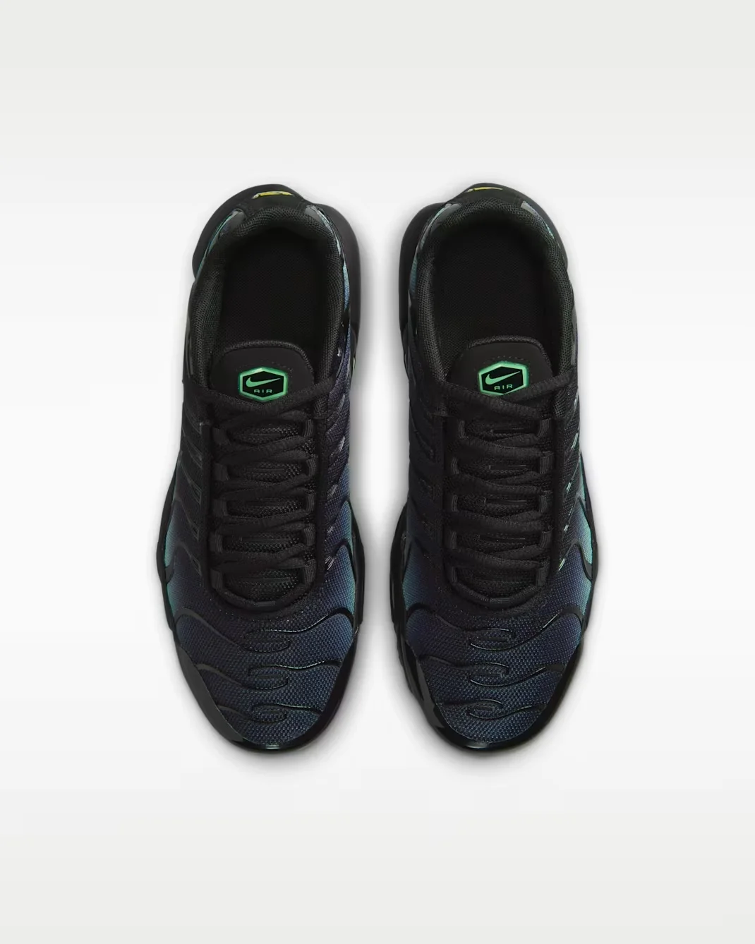 Кроссовки подростковые Nike Air Max Plus, черный/зеленый — фото 3