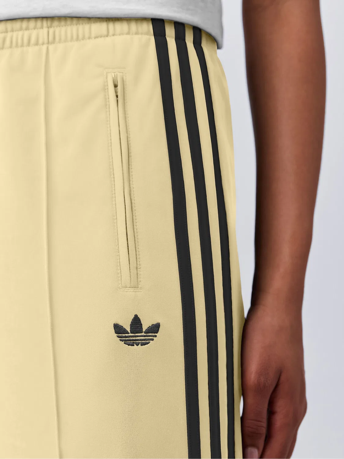 Спортивные штаны свободного кроя, модель Firebird, adidas Originals, желтый — фото 3