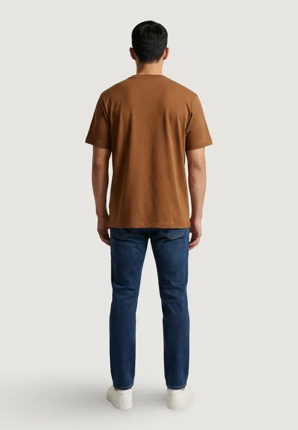Футболка хлопковая Ess seasonal reg fit Tommy Hilfiger, Brown, коричневый — фото 4