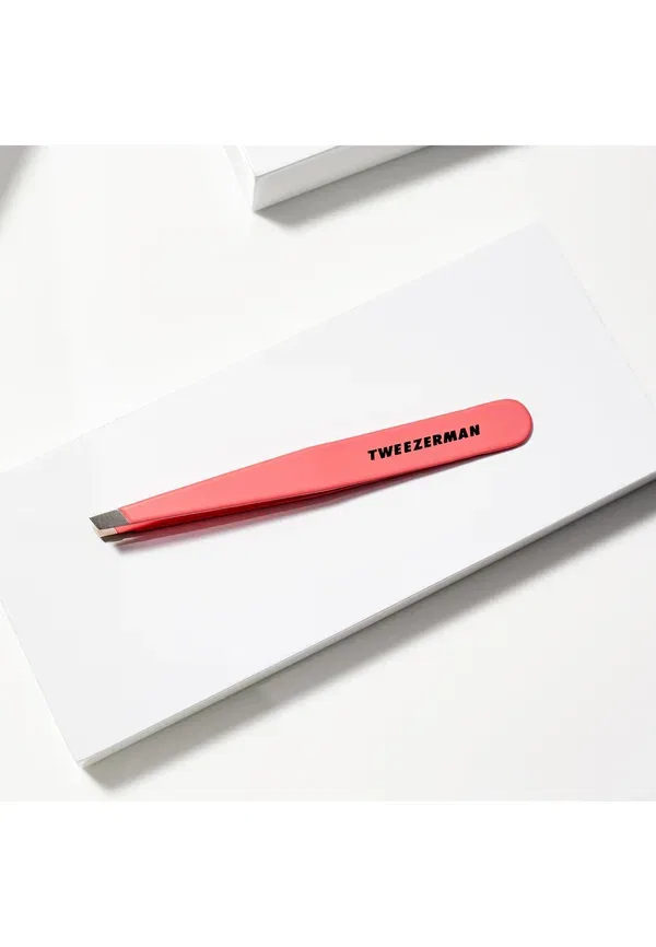 Пинцет для бровей, металлический Slant Tweezer Tweezerman, Pink — фото 4