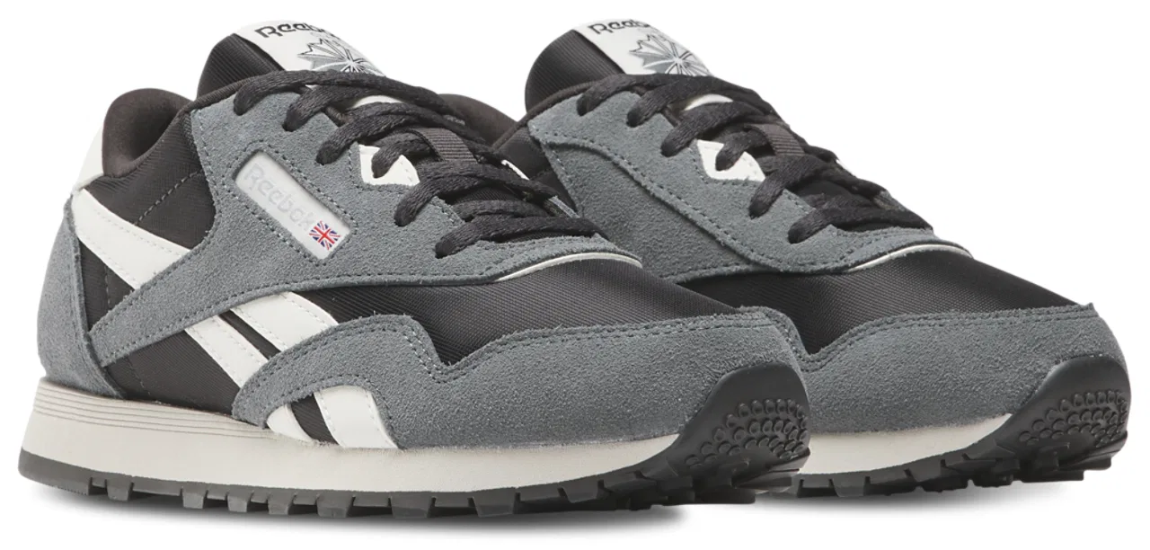 Кроссовки для девочек Classic Nylon Reebok, цвет Washed Black/Dark Fog/Chalk — фото 2