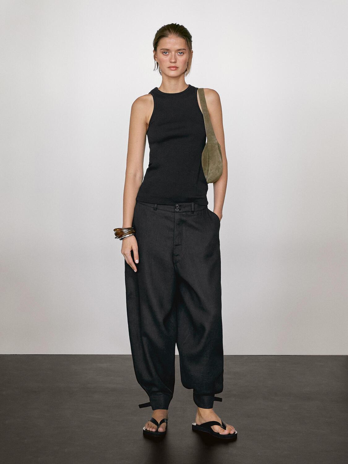 

Топ с бретельками через шею в рубчик Massimo Dutti, черный