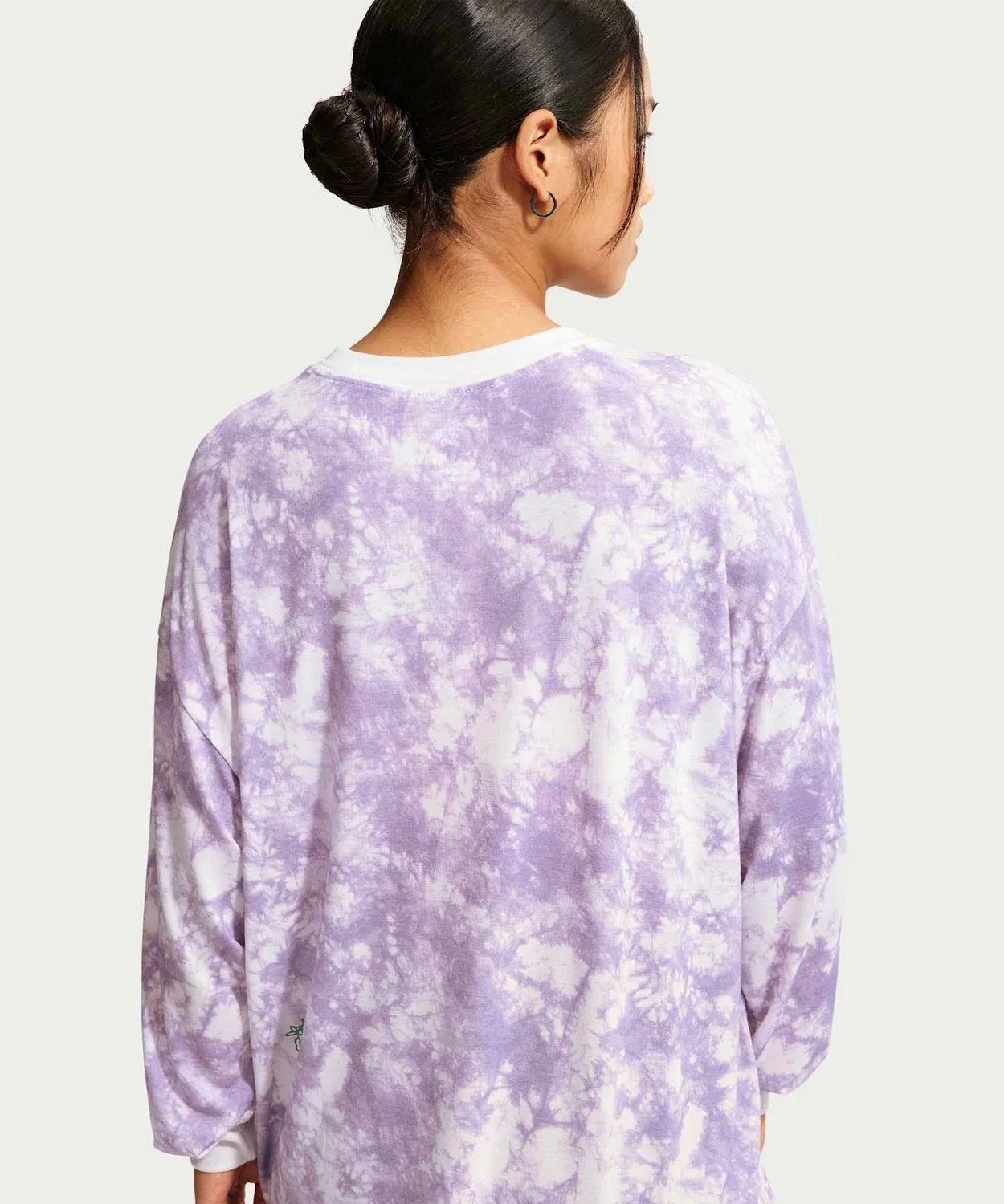 Женская футболка с длинным рукавомоверсайз NIKE IW1215-544, Purple — фото 3
