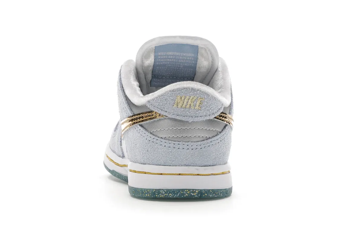 Детские кроссовки для мальчиков и девочек с принтом Nike SB Dunk Low Sean Cliver Nike, Ice Blue/White-Metallic Gold-Metallic Silver — фото 4