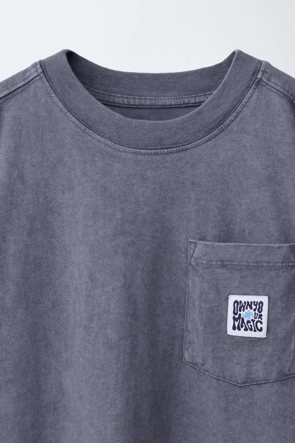 Выцветшая футболка с принтом и карманом ZARA, Anthracite Grey — фото 3