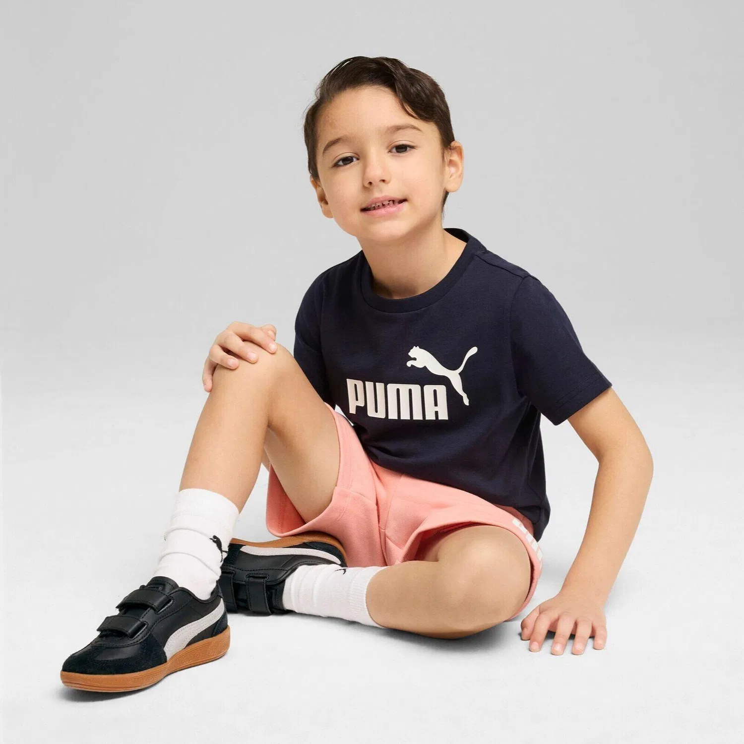 Детская хлопковая футболка Puma Ess No. 1 Logo Tee Ps, Schwarz — фото 3
