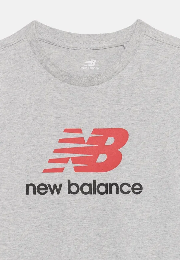 Футболка с принтом хлопок Stacked logo tee New Balance, Athletic Grey Heather, серый — фото 4