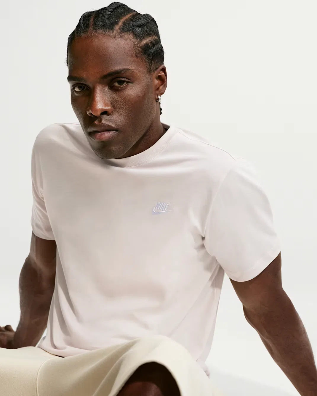 Мужская футболка Nike Sportswear Club, Light Orewood Brown — фото 3