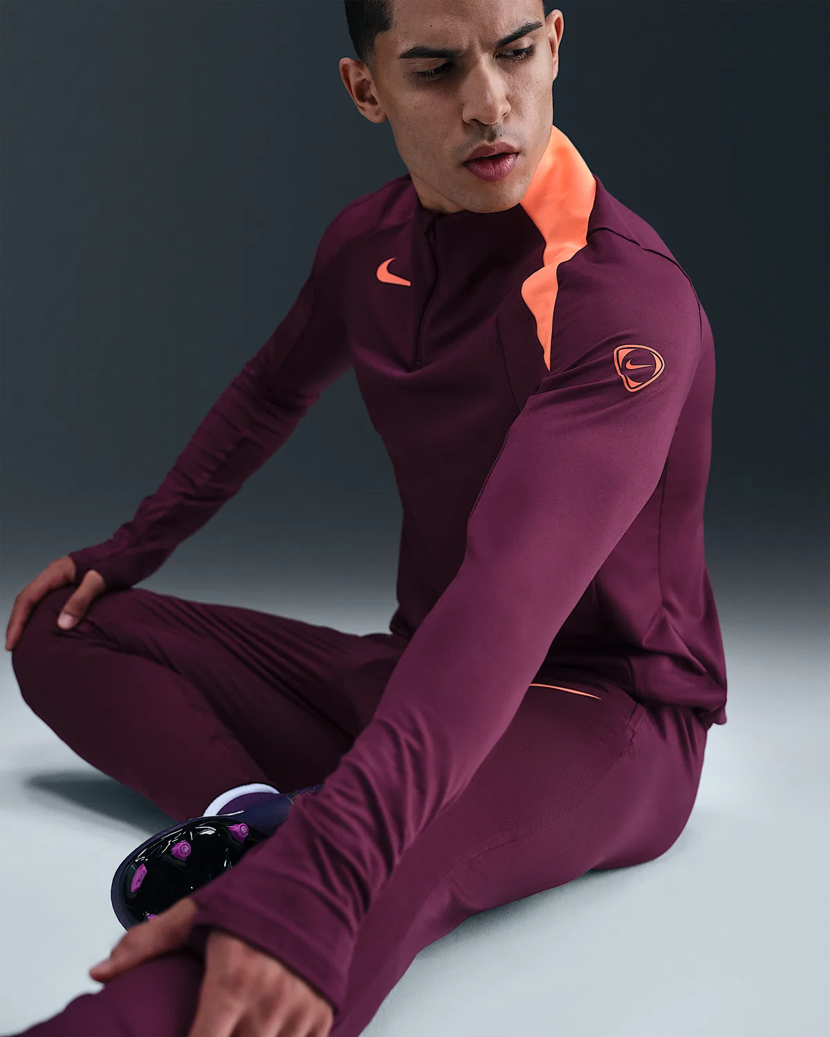 Мужская тренировочная футболка Dri-FIT Nike Strike, Bordeaux/Bordeaux/Orange Pulse/Orange Pulse — фото 3