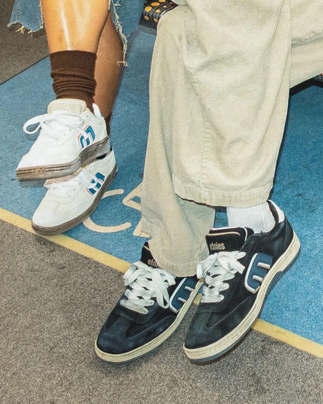 Скейтбордистские кроссовки Etnies LOCUT Triple Tongue - низкие вулканизированные с тройной мягкой подкладкой на язычке, черный — фото 2