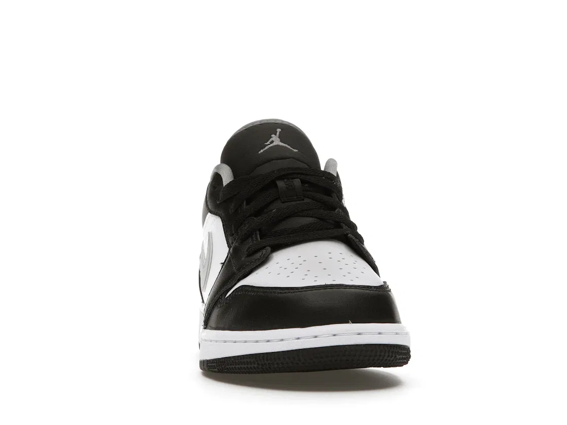 Детские кроссовки Lifestyle с контрастными накладками Jordan 1 Low Jordan, Black/Particle Grey-White — фото 2