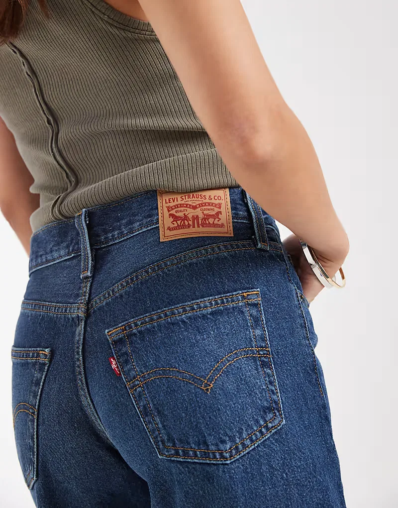 Джинсовые шорты Levi's '94 свободного кроя, средне-синий — фото 4