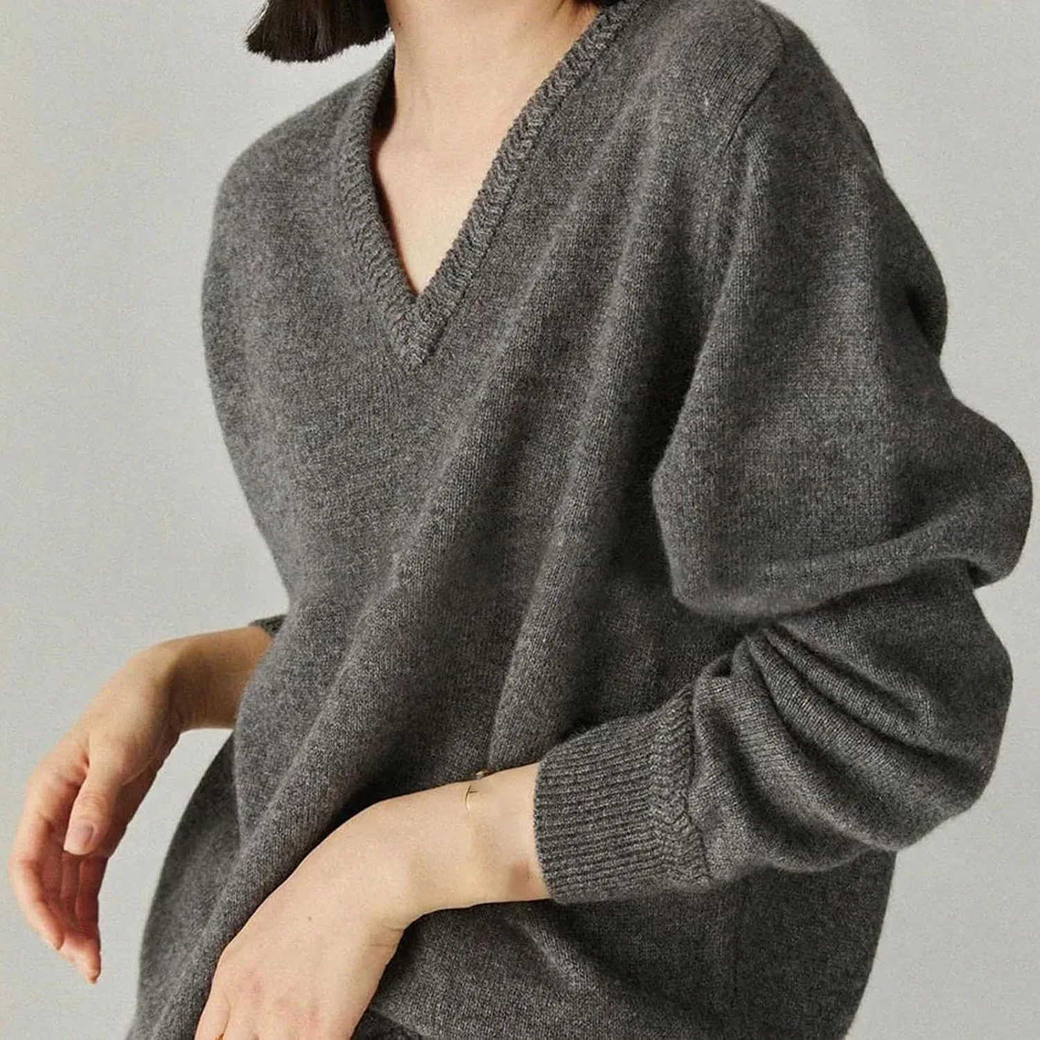 Женский свитер с V-образным вырезом, с длинным рукавом, Cashmere Knitting, чёрный — фото 4