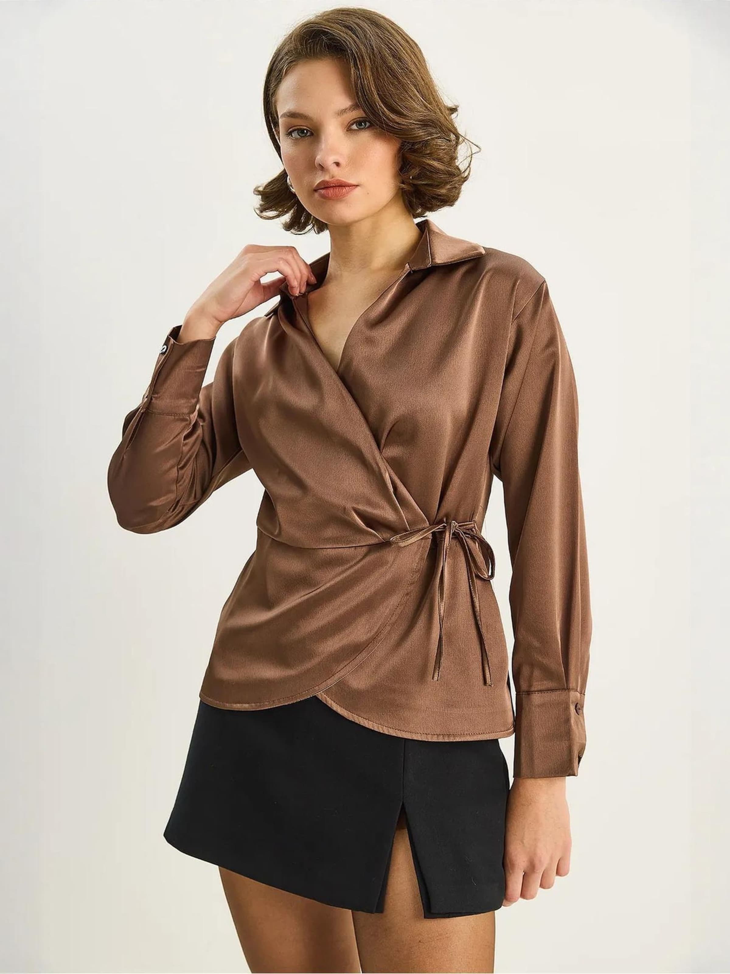 

Bianco Lucci Блузка в цвете мокко