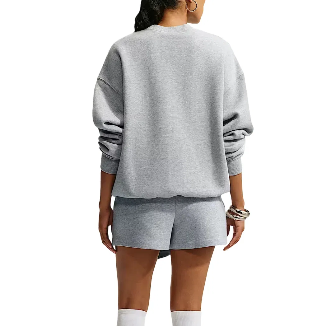 Женская футболка Studio Fleece Medium Weight Graphic Pack Oversized Embossed Crew 'Dark Grey Heather' Nike, Dark Grey Heather — фото 2