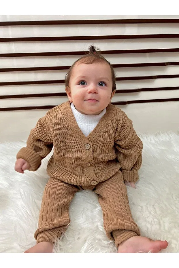 Детский кардиган оверсайз с деревянными пуговицами Thessaloniki knitwear wooden buttoned oversize basic unisex model a.brown Meriç Bebe, A. Coffee