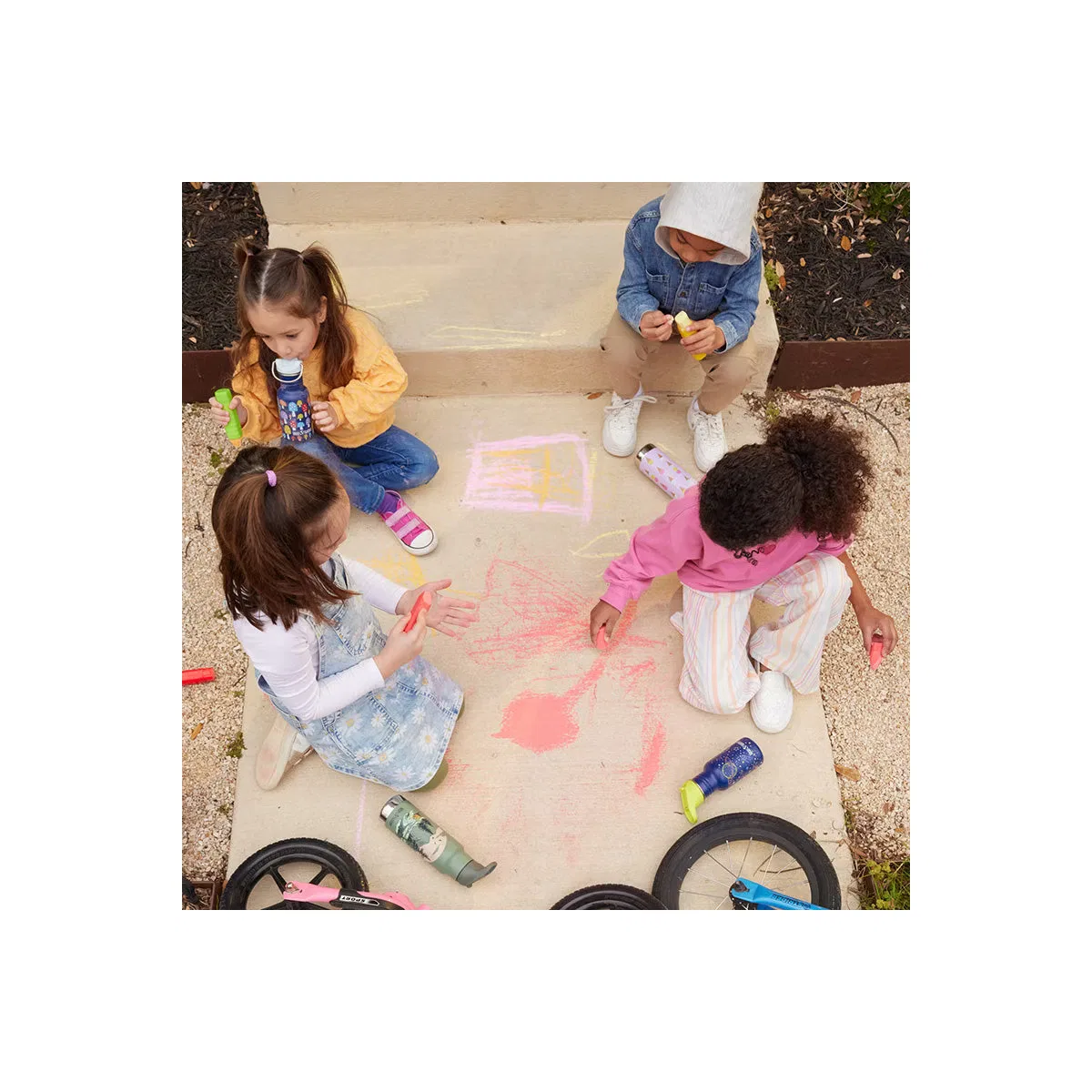 Детская бутылка для воды 355 мл из нержавеющей стали с трубочкой и защитной крышкой Klean Kanteen Kid Classic Narrow Happy Flowers, Happy Flowers — фото 4