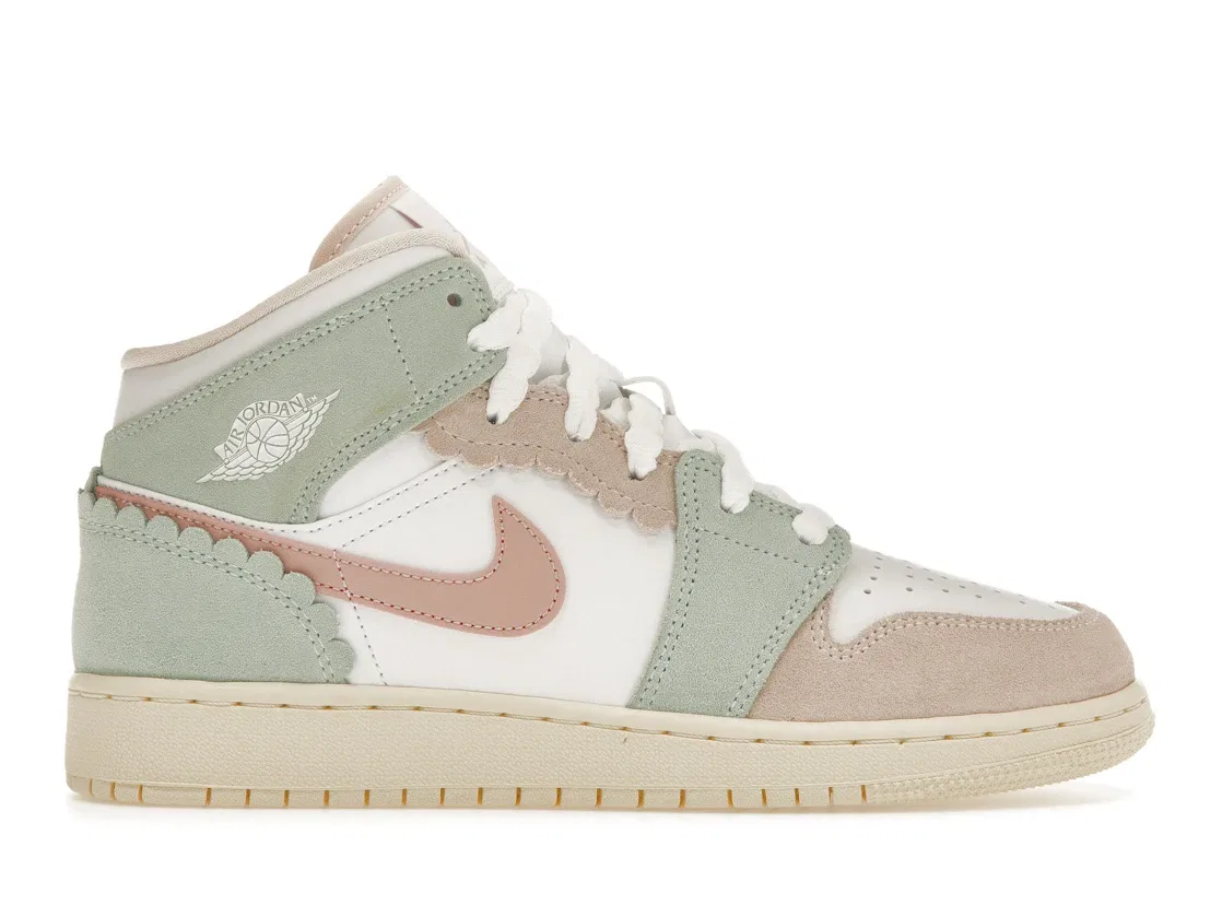 Детские кроссовки для мальчиков и девочек кожаные Jordan 1 Mid SE Pink Oxford Jordan, White/Jade Ice/Guava Ice/Pink Oxford