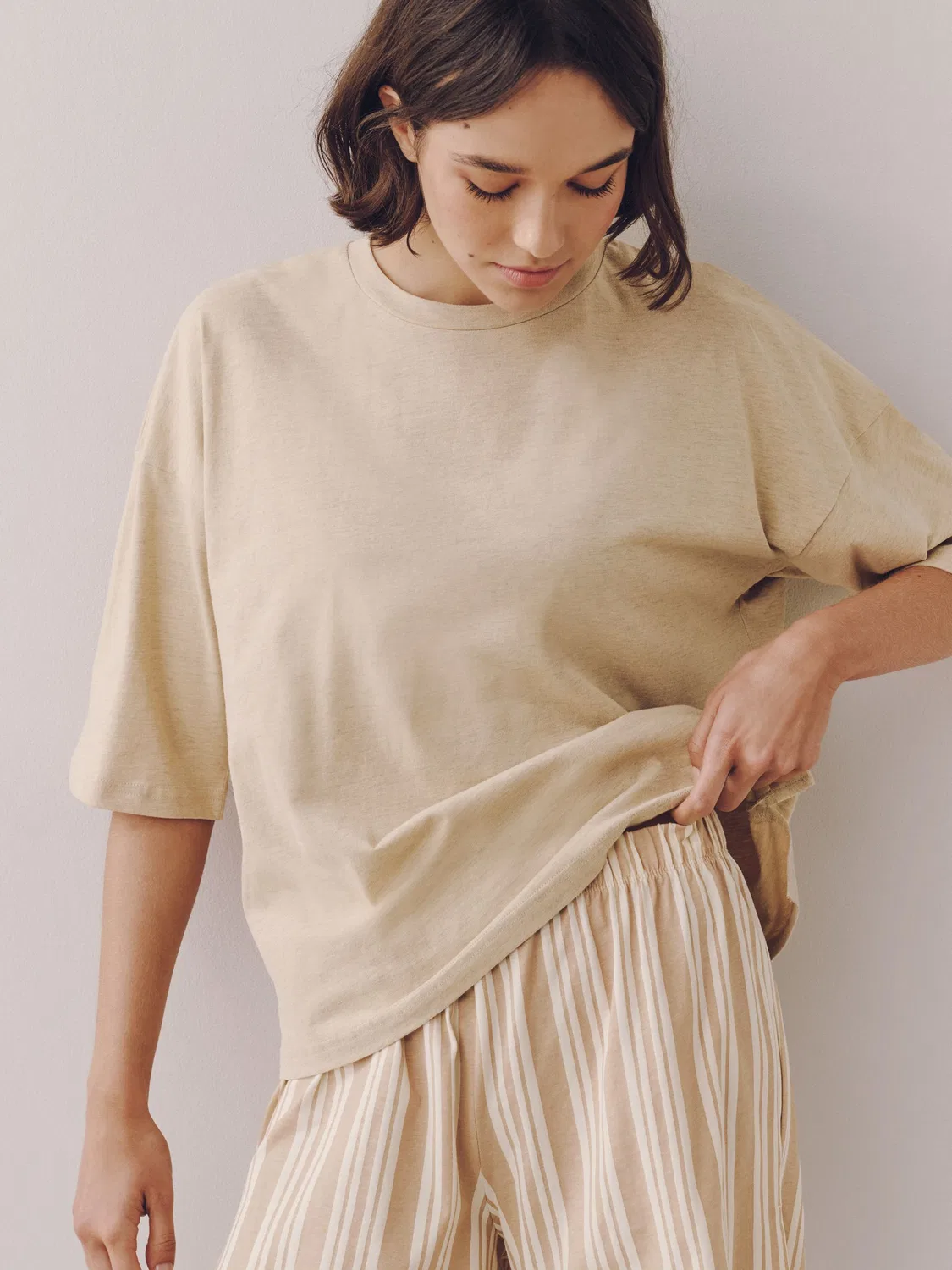 Короткий пижамный комплект из хлопка в нейтральную полоску Next, Neutral Stripe — фото 4