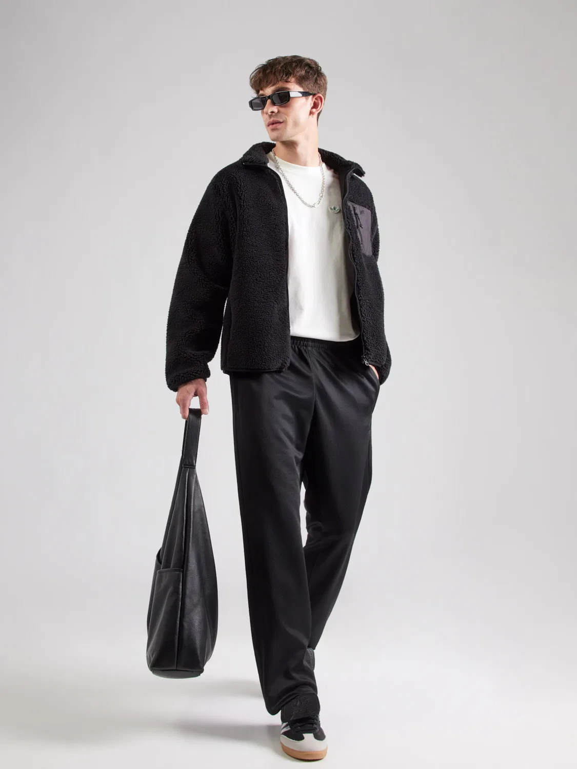 Брюки Adidas Originals Regular Pants SST черного цвета — фото 4