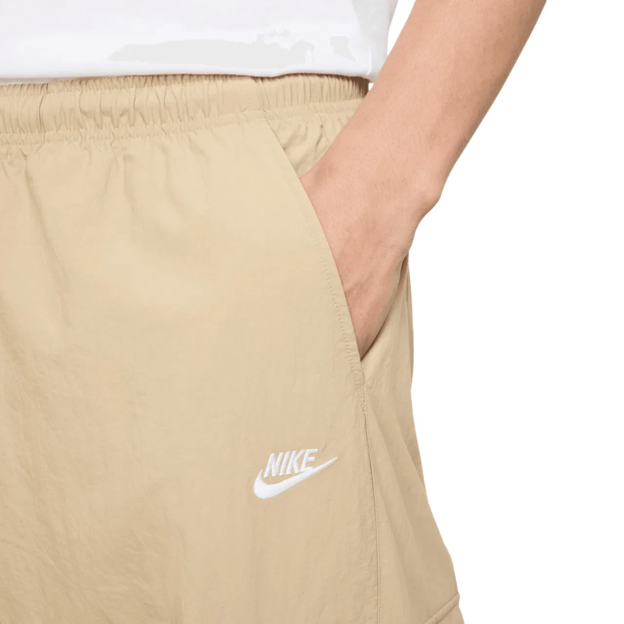 Мужские брюки карго из нейлона Nike Club Woven Cargo Pants, Parachute Beige — фото 4