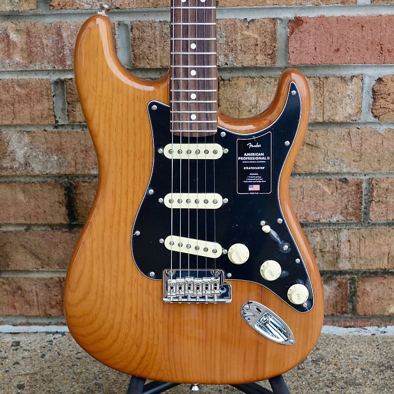 

Fender American Professional II Stratocaster, накладка на гриф из палисандра, жареная сосна American Professional II Stratocaster, Rosewood Fingerboard,...