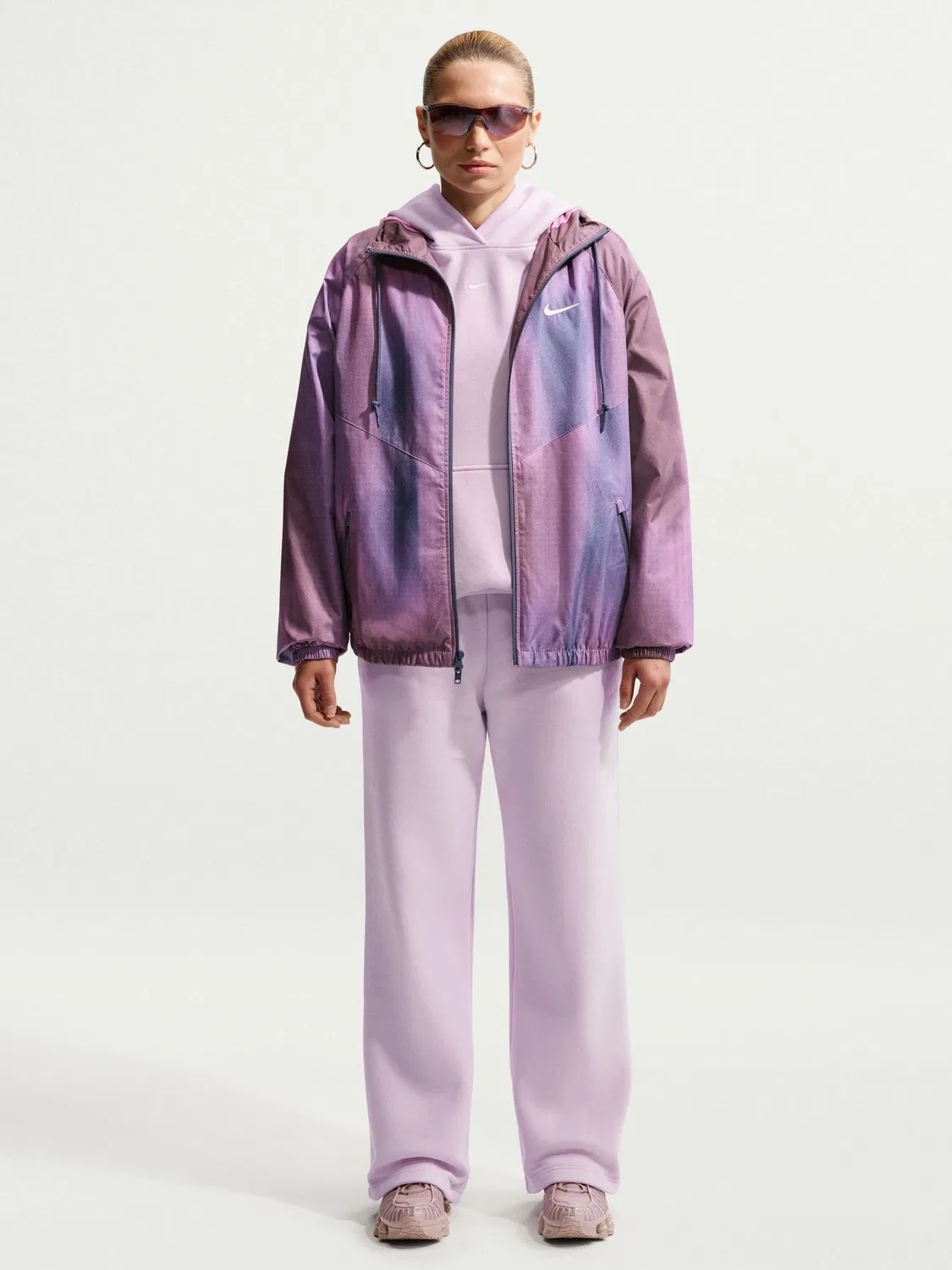 Штаны спортивные свободного кроя Nike Studio Fleece Nike, сиреневый