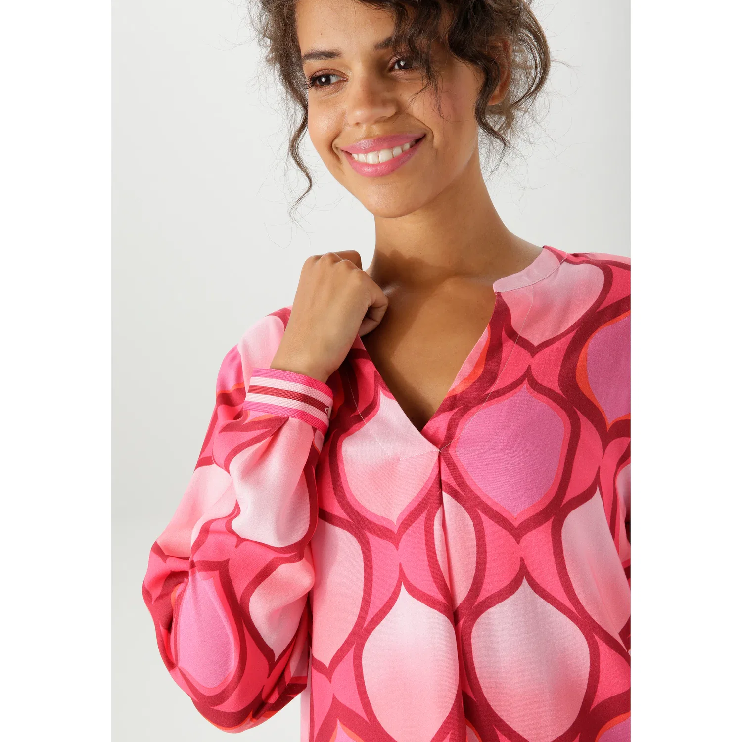 Женская блуза с графическим принтом Aniston CASUAL, Pink-Bordeaux-Lavender-Orange-Rose-Rosé-Apricot — фото 3