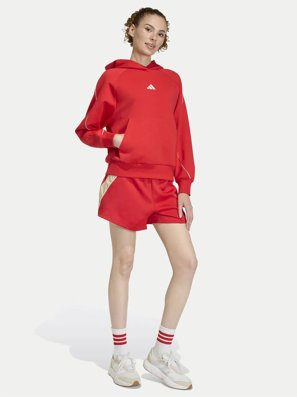 Женские спортивные шорты свободного кроя Stadium Adidas, красный — фото 2
