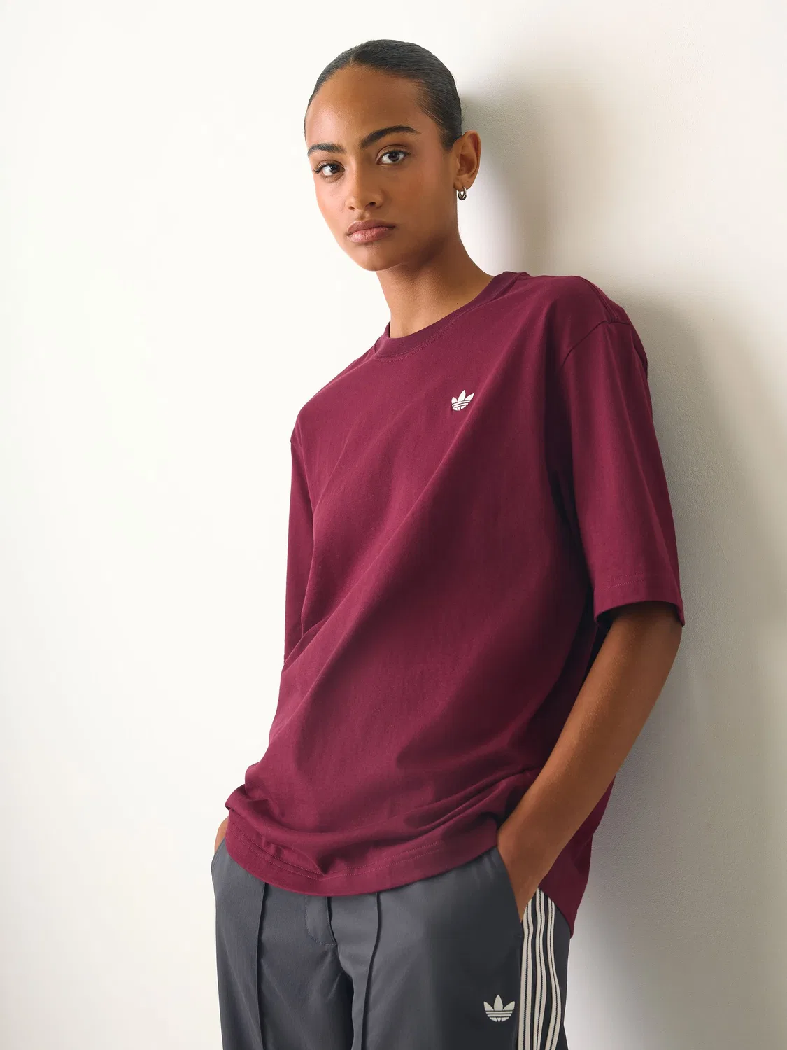 Футболка оверсайз Essentials Boyfriend Tee, adidas Originals, темно-бордовый