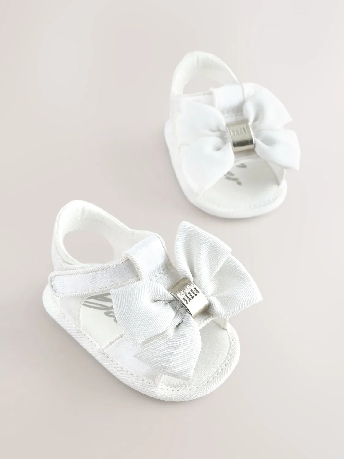 Сандалии для девочки, с бантом, Baby Ocassion Padders Baker by Ted Baker, белые